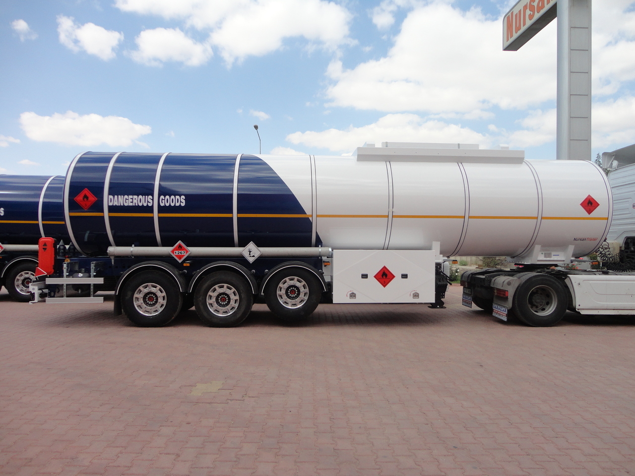 NURSAN Insulated Steel Tanker - Puspriekabė cisterna: foto 1 NURSAN Insulated Steel Tanker - Puspriekabė cisterna: foto 1