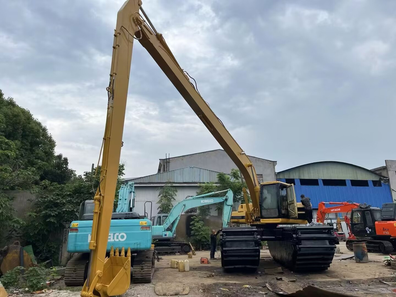 CAT 320BL CAT 320CL EXTENDED BOOM DREDGER - Plaukiantis ekskavatorius: foto 1 CAT 320BL CAT 320CL EXTENDED BOOM DREDGER - Plaukiantis ekskavatorius: foto 1