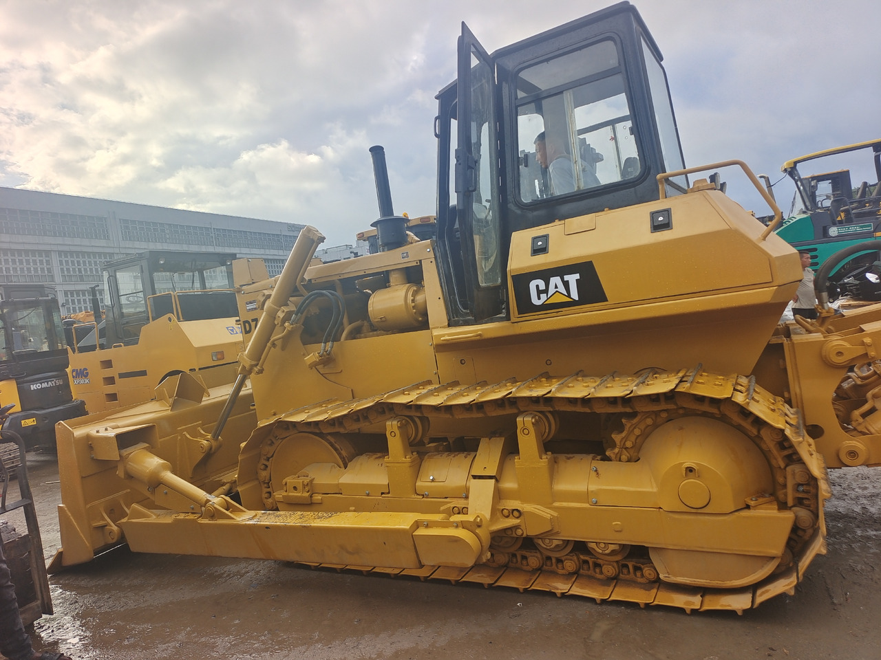 CAT D7G D6G D6R D8T - Buldozeris: foto 1 CAT D7G D6G D6R D8T - Buldozeris: foto 1