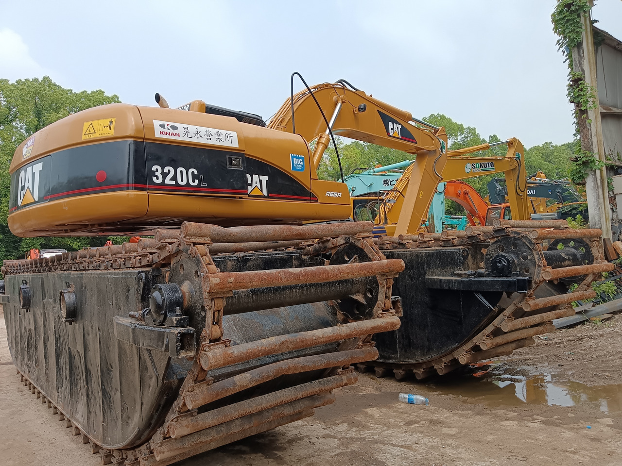CATERPILLAR 320CL CAT 320BL DREDGER - Plaukiantis ekskavatorius: foto 1 CATERPILLAR 320CL CAT 320BL DREDGER - Plaukiantis ekskavatorius: foto 1