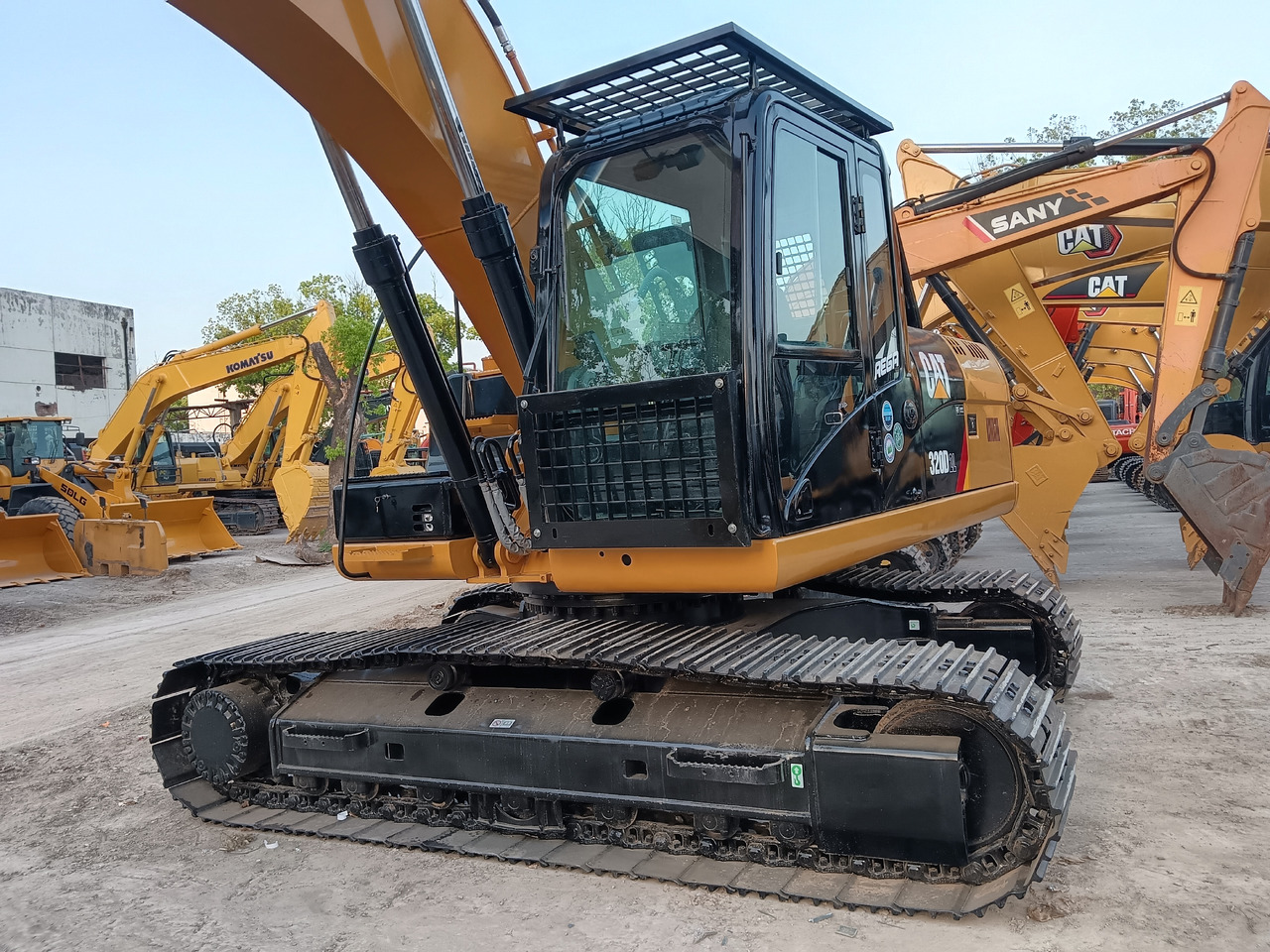 CATERPILLAR 320D CAT 320D2L - Vikšrinis ekskavatorius: foto 5 CATERPILLAR 320D CAT 320D2L - Vikšrinis ekskavatorius: foto 5
