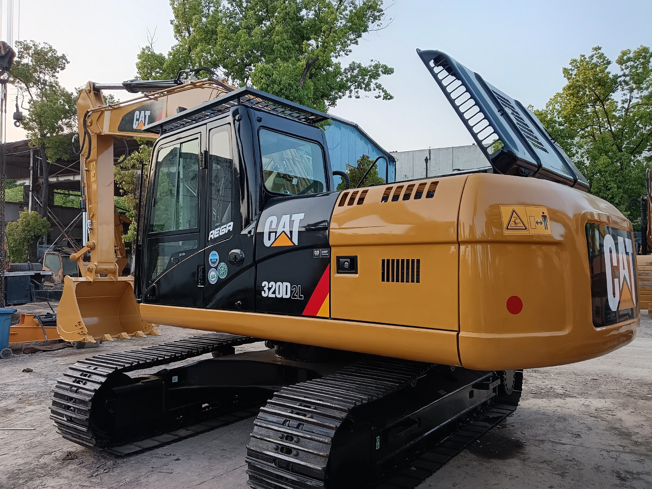 CATERPILLAR 320D2L CAT 320D 2 L - Vikšrinis ekskavatorius: foto 1 CATERPILLAR 320D2L CAT 320D 2 L - Vikšrinis ekskavatorius: foto 1