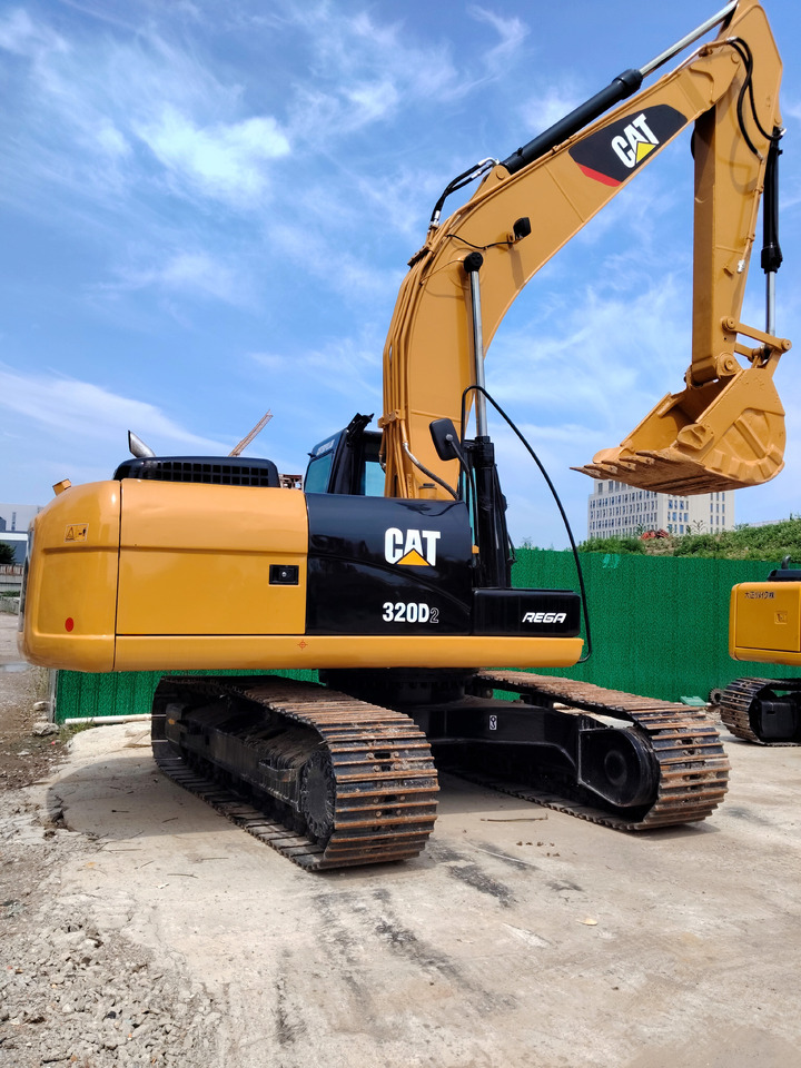 CATERPILLAR 320D2L with C7.1 ENGINE CAT 320D2 L 320 D 2 L C 7.1 ENGINE - Vikšrinis ekskavatorius: foto 1 CATERPILLAR 320D2L with C7.1 ENGINE CAT 320D2 L 320 D 2 L C 7.1 ENGINE - Vikšrinis ekskavatorius: foto 1
