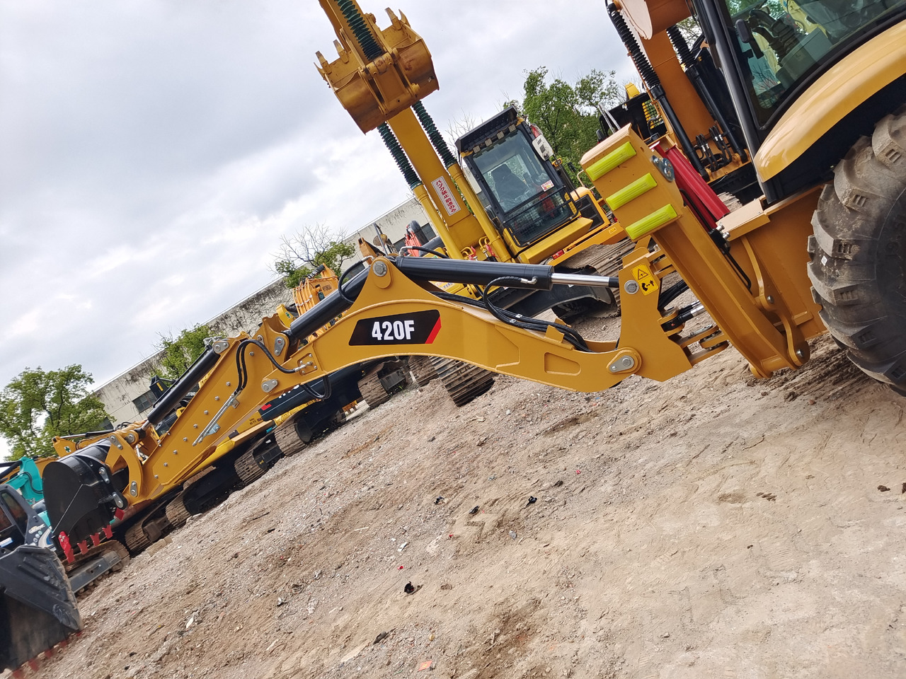 CATERPILLAR 420F CAT 416E 420FⅡ JCB 3CX - Ekskavatorius-krautuvas: foto 3 CATERPILLAR 420F CAT 416E 420FⅡ JCB 3CX - Ekskavatorius-krautuvas: foto 3