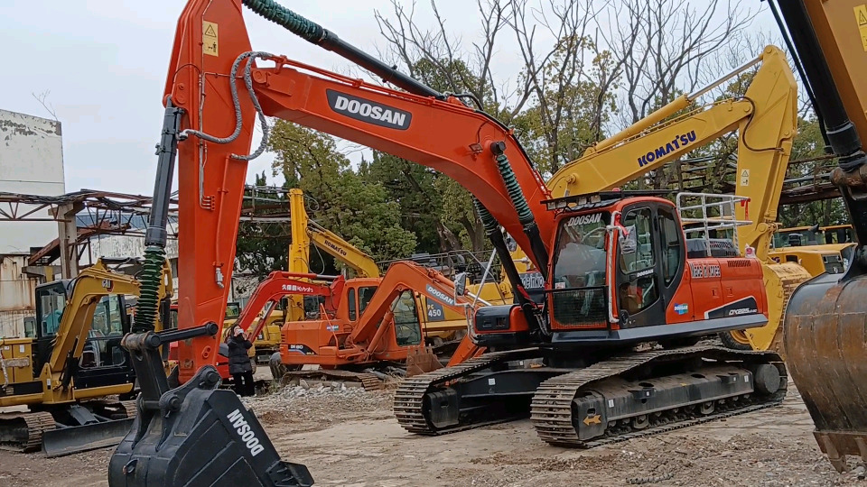 DOOSAN DX225LCA LC - 9C - Vikšrinis ekskavatorius: foto 5 DOOSAN DX225LCA LC - 9C - Vikšrinis ekskavatorius: foto 5