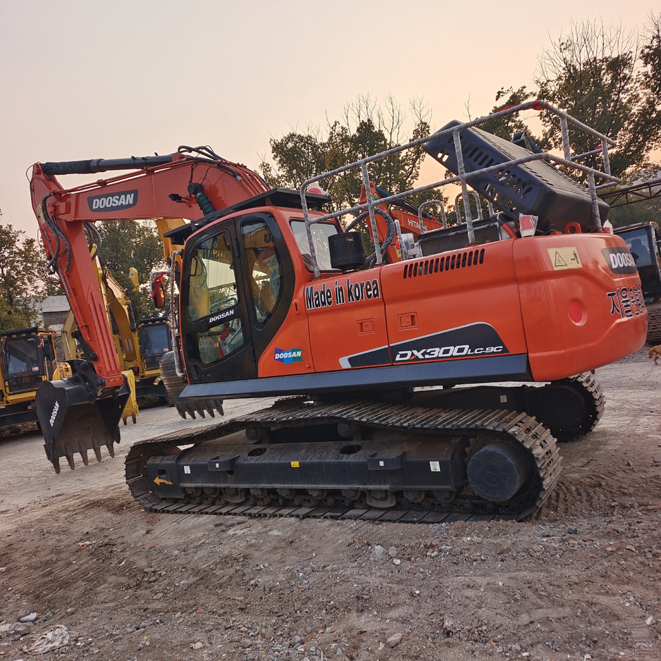 DOOSAN DX300 LCA DX300LC-9C - Vikšrinis ekskavatorius: foto 2 DOOSAN DX300 LCA DX300LC-9C - Vikšrinis ekskavatorius: foto 2