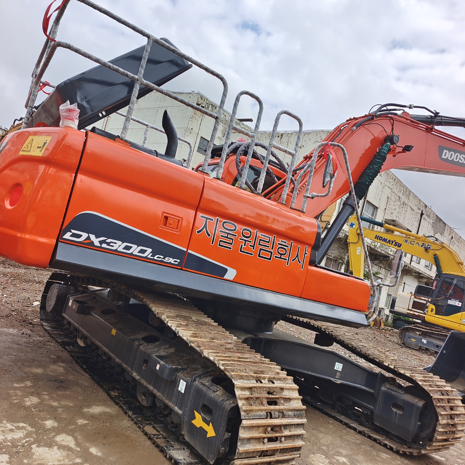 DOOSAN DX300 LCA DX300LC-9C - Vikšrinis ekskavatorius: foto 5 DOOSAN DX300 LCA DX300LC-9C - Vikšrinis ekskavatorius: foto 5