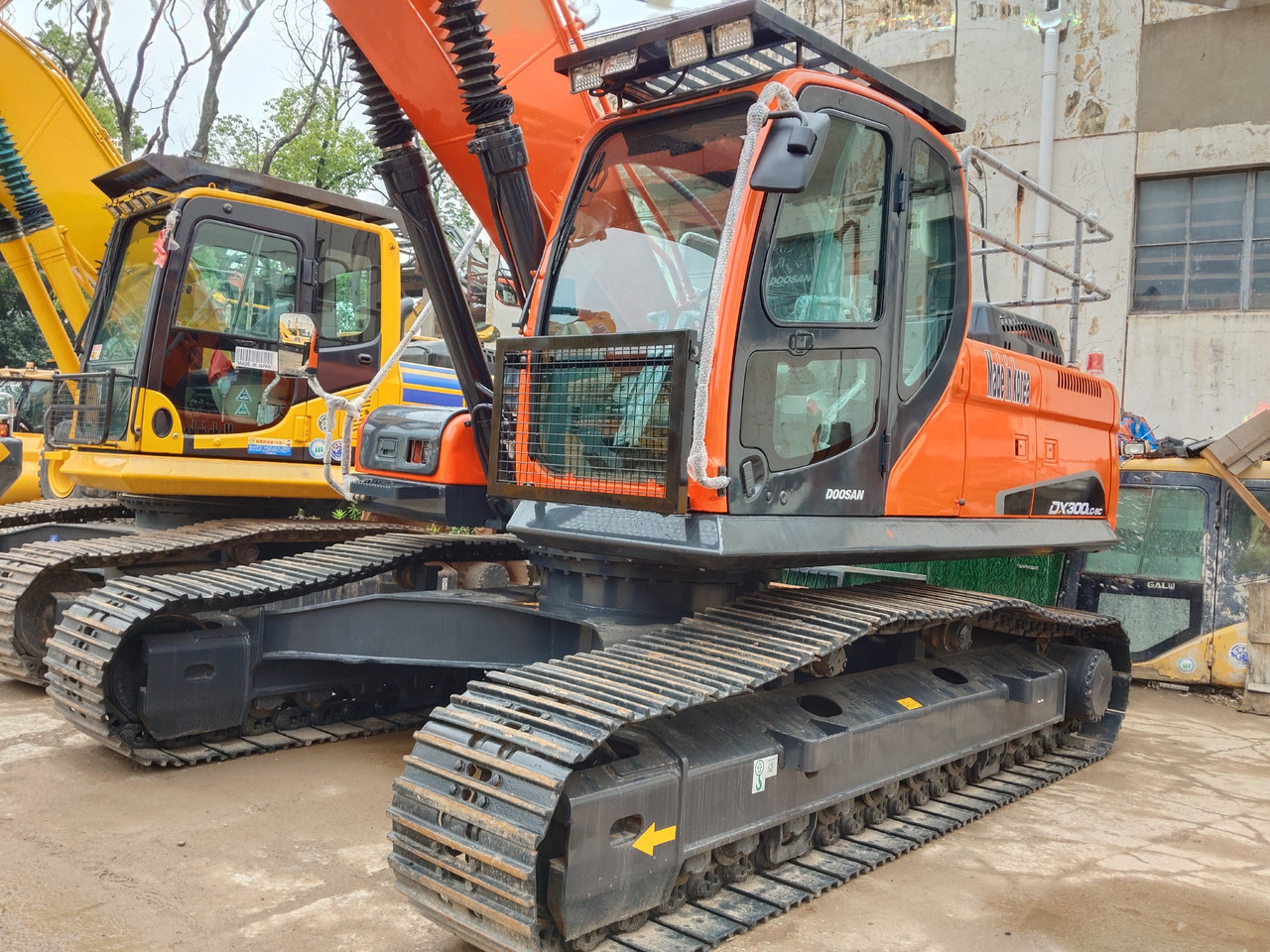 DOOSAN DX300LC-9C DX300LCA - Vikšrinis ekskavatorius: foto 1 DOOSAN DX300LC-9C DX300LCA - Vikšrinis ekskavatorius: foto 1