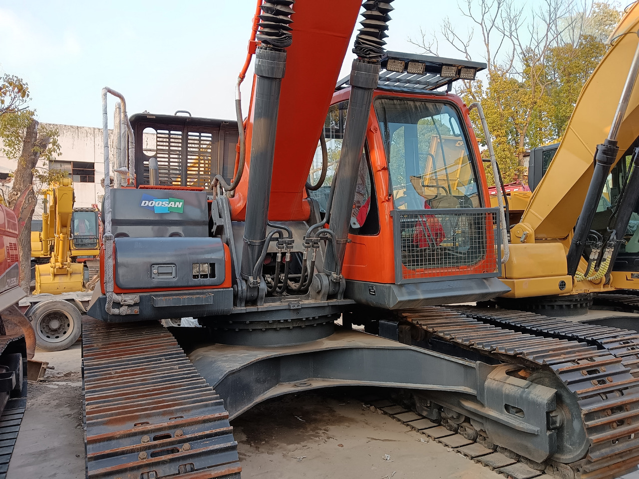 DOOSAN DX340LC-9C DX340LCA - Vikšrinis ekskavatorius: foto 1 DOOSAN DX340LC-9C DX340LCA - Vikšrinis ekskavatorius: foto 1