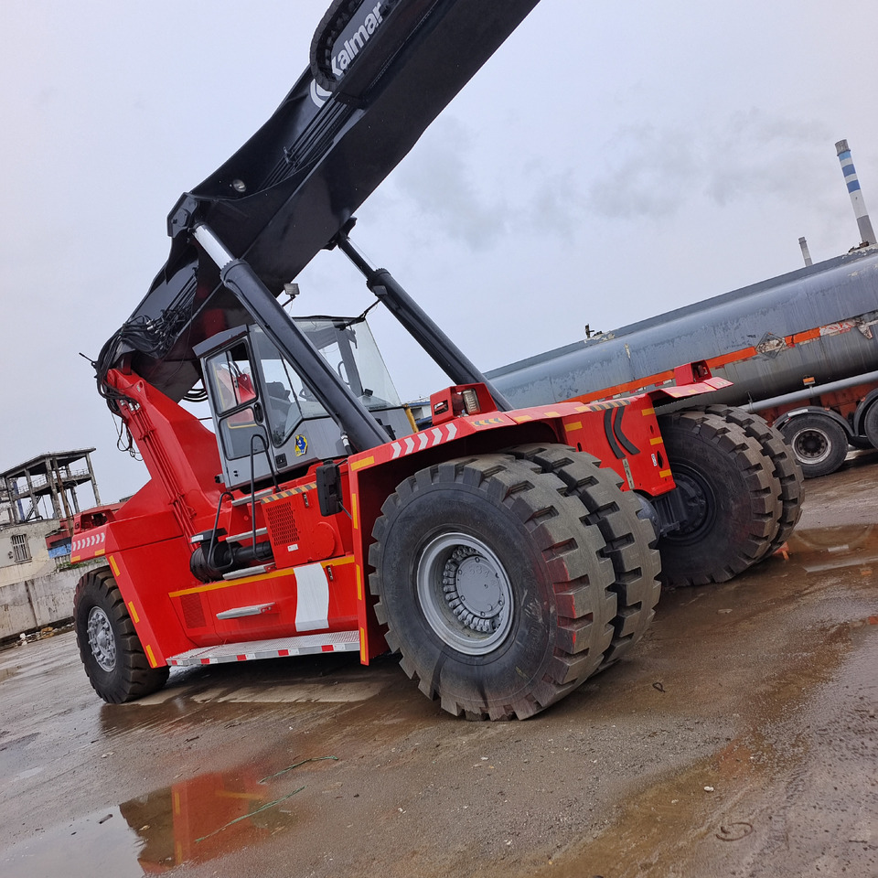KALMAR DRF450 - Stelažų krautuvas: foto 4 KALMAR DRF450 - Stelažų krautuvas: foto 4