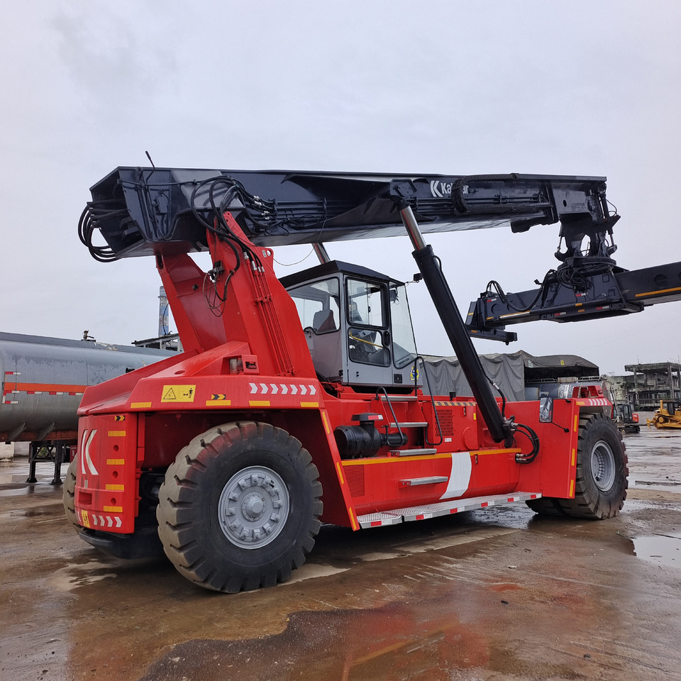 KALMAR DRF450 - Stelažų krautuvas: foto 5 KALMAR DRF450 - Stelažų krautuvas: foto 5