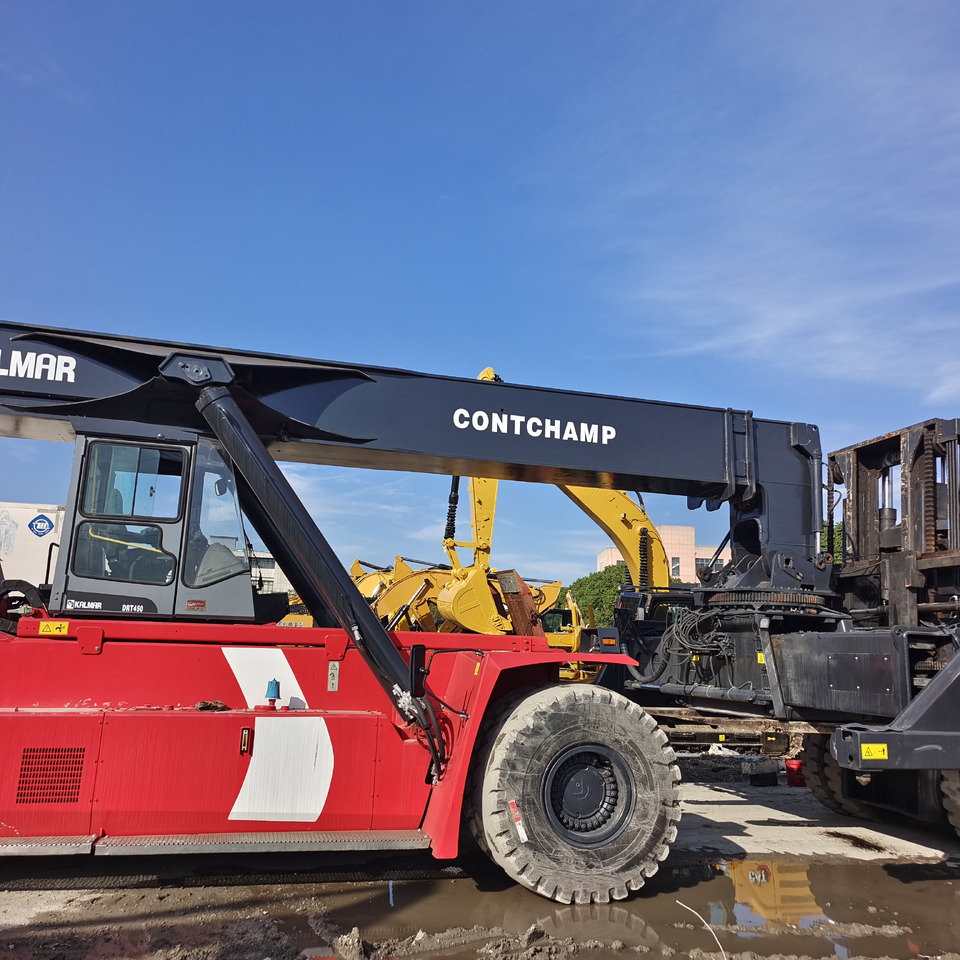 KALMAR DRT450 DRT DRD DRU 450 45 TON - Stelažų krautuvas: foto 2 KALMAR DRT450 DRT DRD DRU 450 45 TON - Stelažų krautuvas: foto 2