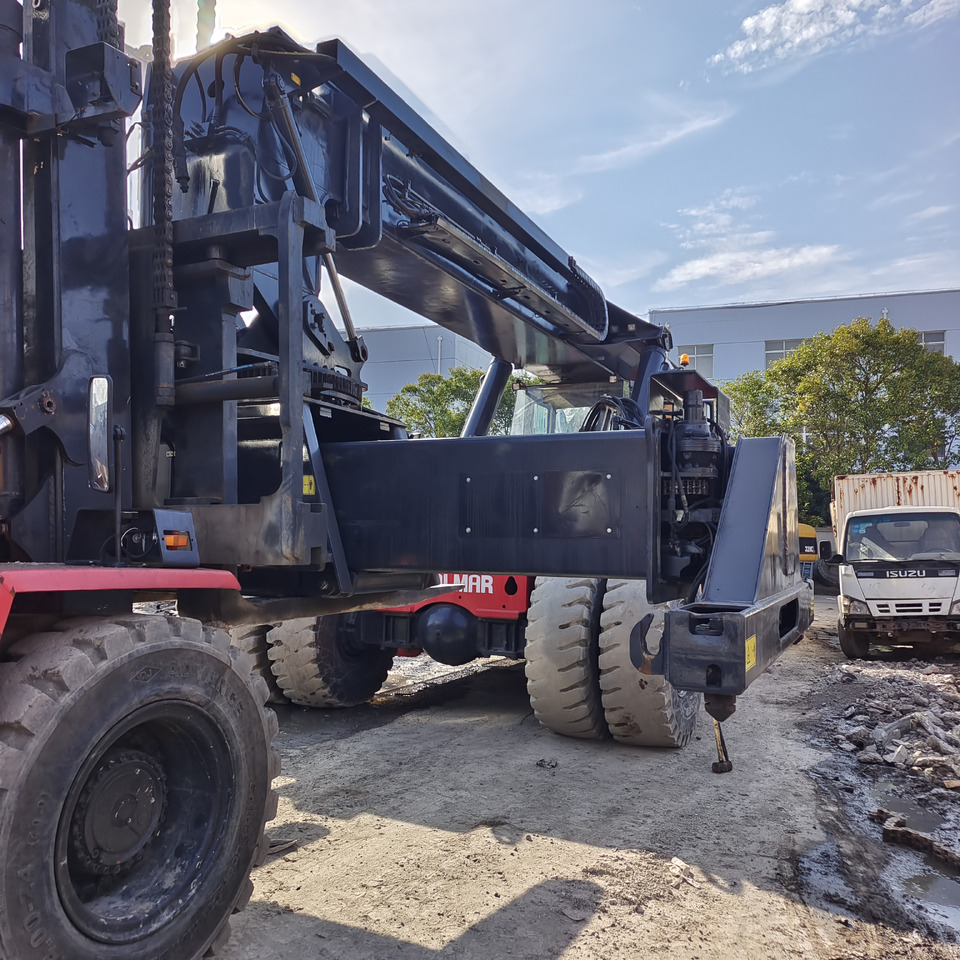 KALMAR DRT450 - Stelažų krautuvas: foto 3 KALMAR DRT450 - Stelažų krautuvas: foto 3