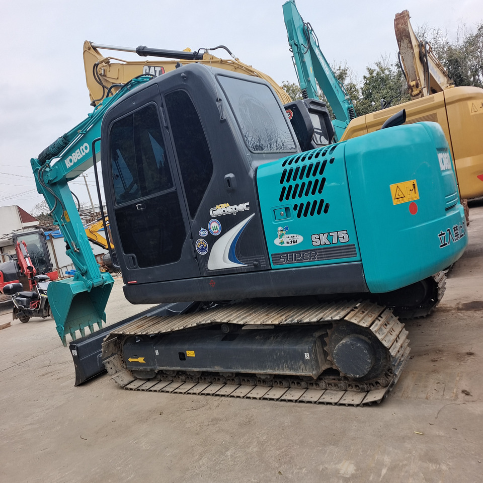 KOBELCO SK75 - Mini ekskavatorius: foto 1 KOBELCO SK75 - Mini ekskavatorius: foto 1