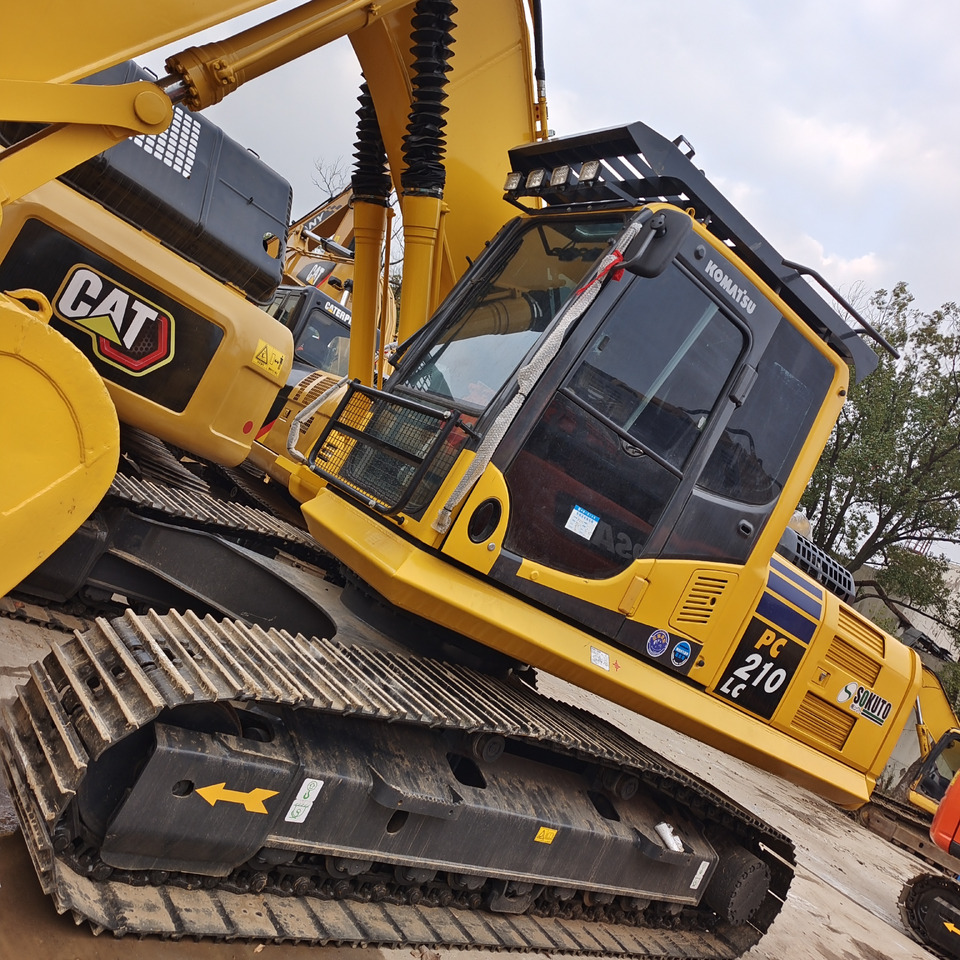 Vikšrinis ekskavatorius KOMATSU PC210-8 PC210LC-8 PC 210 LC: foto 1