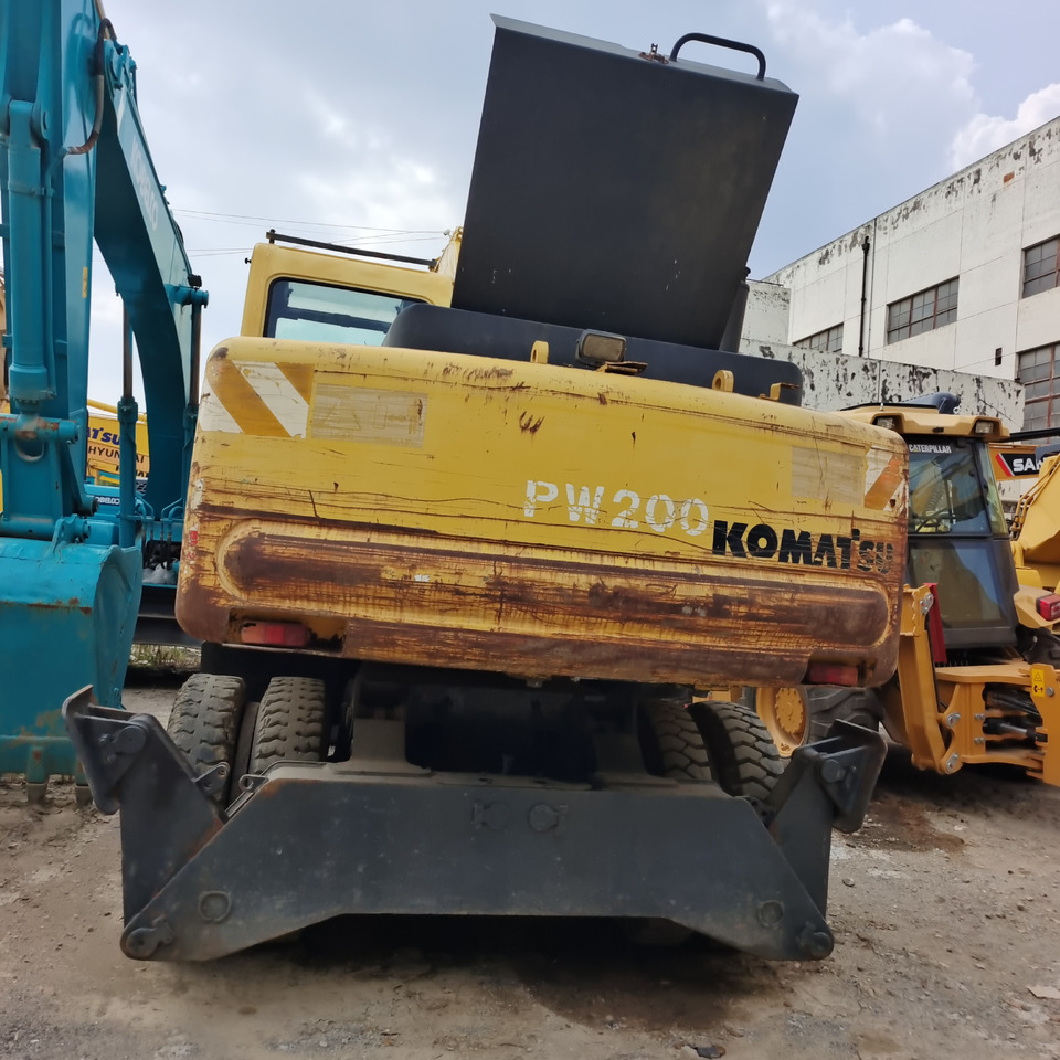 KOMATSU PW150 - Ratinis ekskavatorius: foto 3 KOMATSU PW150 - Ratinis ekskavatorius: foto 3