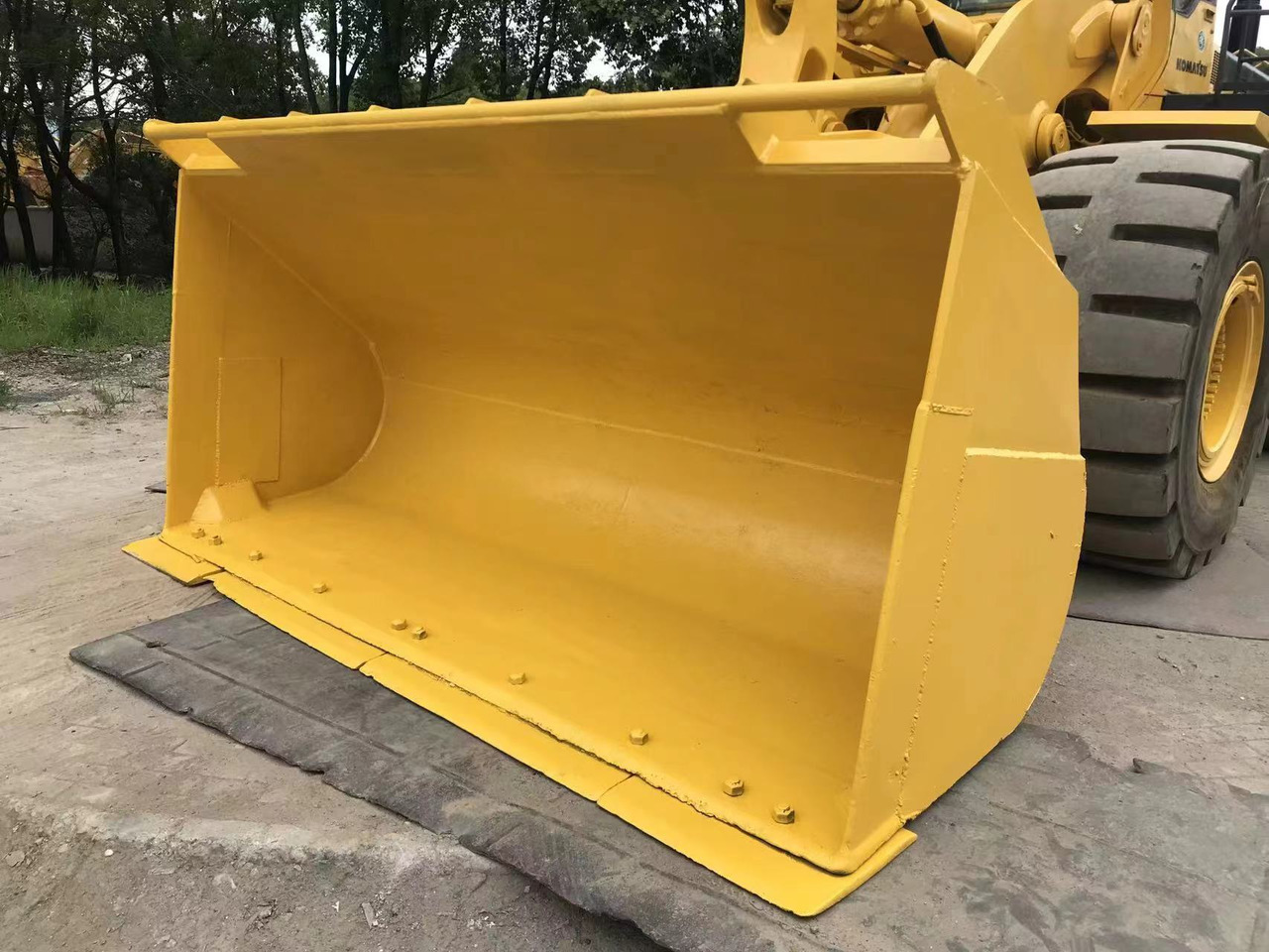 Ratinis krautuvas KOMATSU WA600-6: foto 8