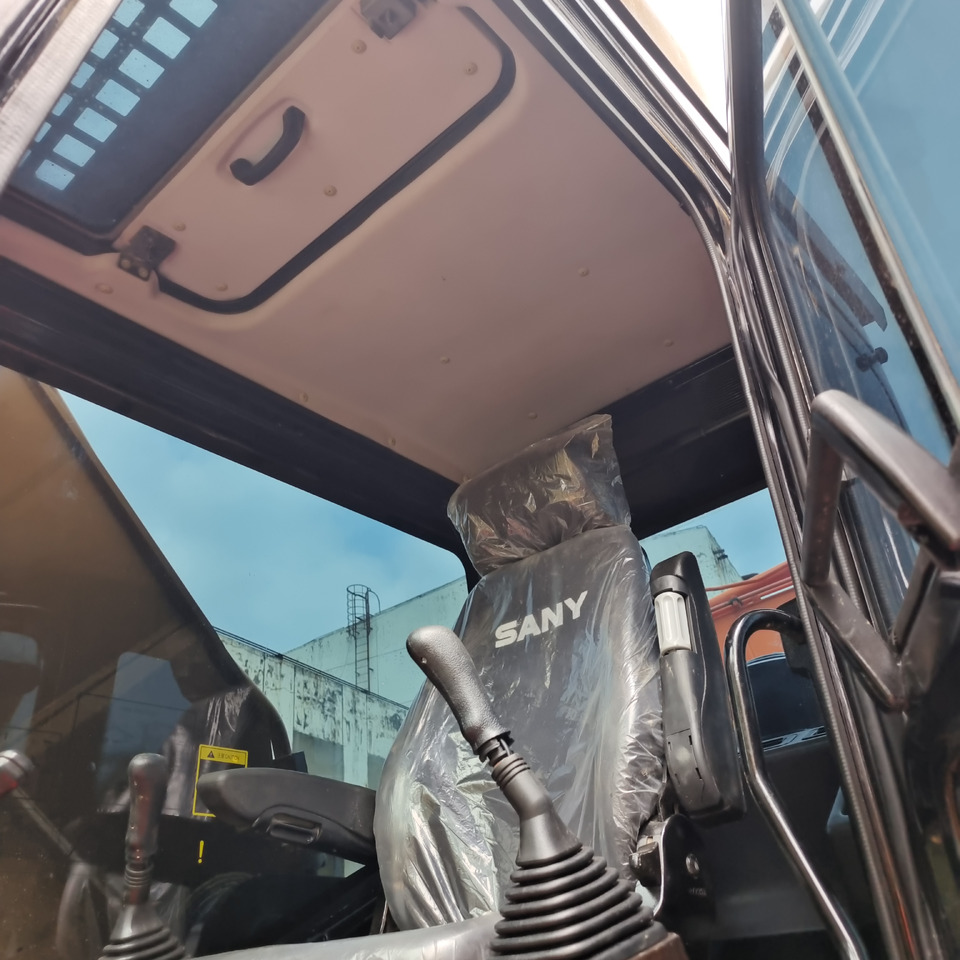 SANY 235C - Vikšrinis ekskavatorius: foto 3 SANY 235C - Vikšrinis ekskavatorius: foto 3