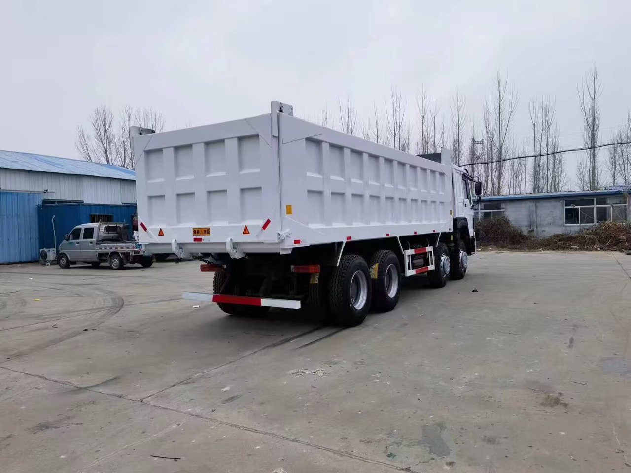 SINOTRUK HOWO 8*4 12 WHEELS TIRES 371 3750 380 400 420 6*4 - Savivartis sunkvežimis: foto 4 SINOTRUK HOWO 8*4 12 WHEELS TIRES 371 3750 380 400 420 6*4 - Savivartis sunkvežimis: foto 4