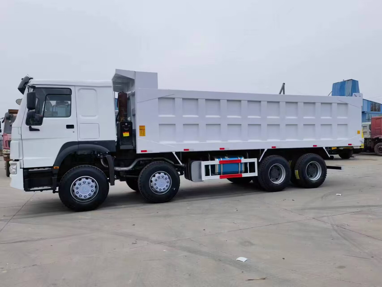 SINOTRUK HOWO 8*4 6*4 dump truck - Savivartis sunkvežimis: foto 5 SINOTRUK HOWO 8*4 6*4 dump truck - Savivartis sunkvežimis: foto 5