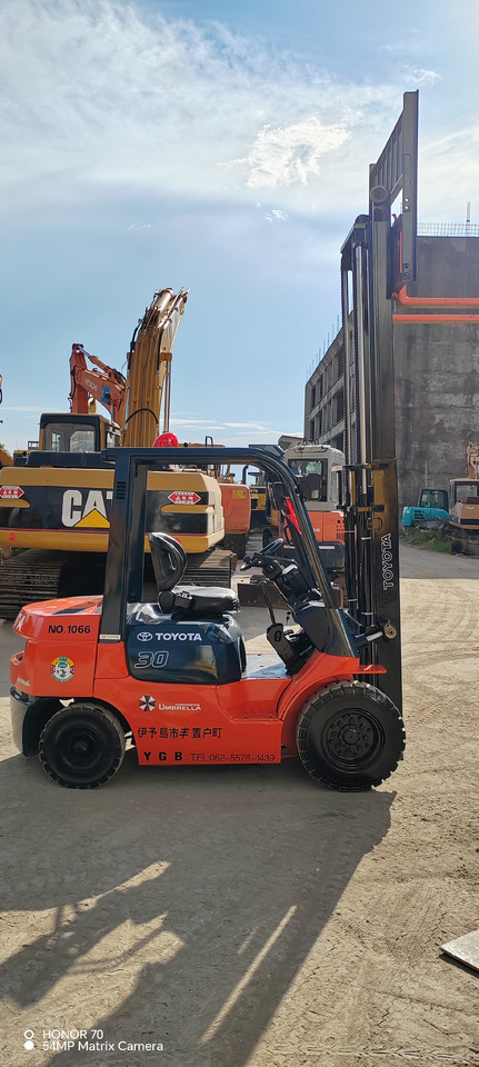 TOYOTA FD30 - Dyzelinis krautuvas: foto 5 TOYOTA FD30 - Dyzelinis krautuvas: foto 5