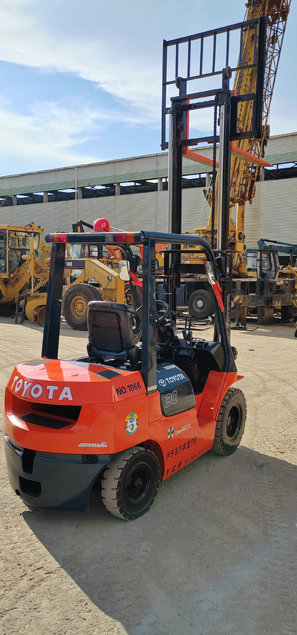 TOYOTA FD30 - Šakinis krautuvas: foto 4 TOYOTA FD30 - Šakinis krautuvas: foto 4