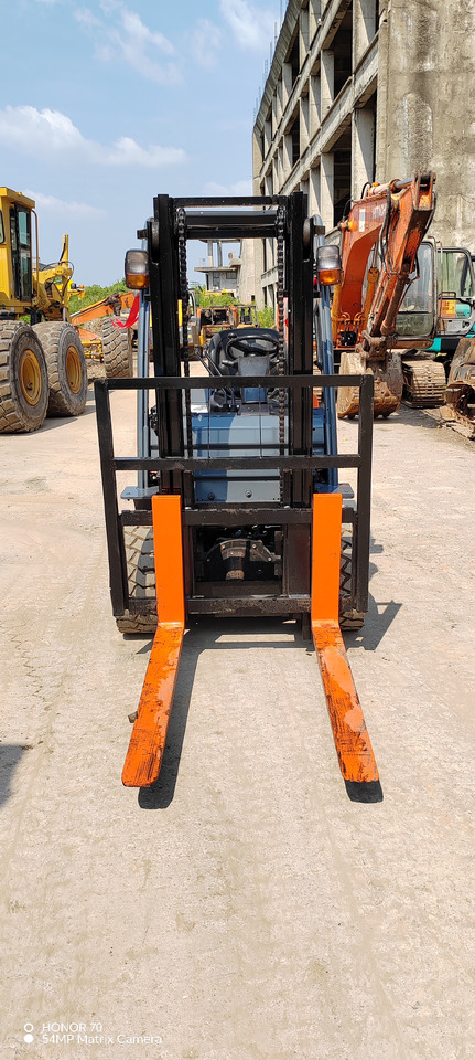 TOYOTA FD35 - Dyzelinis krautuvas: foto 1 TOYOTA FD35 - Dyzelinis krautuvas: foto 1