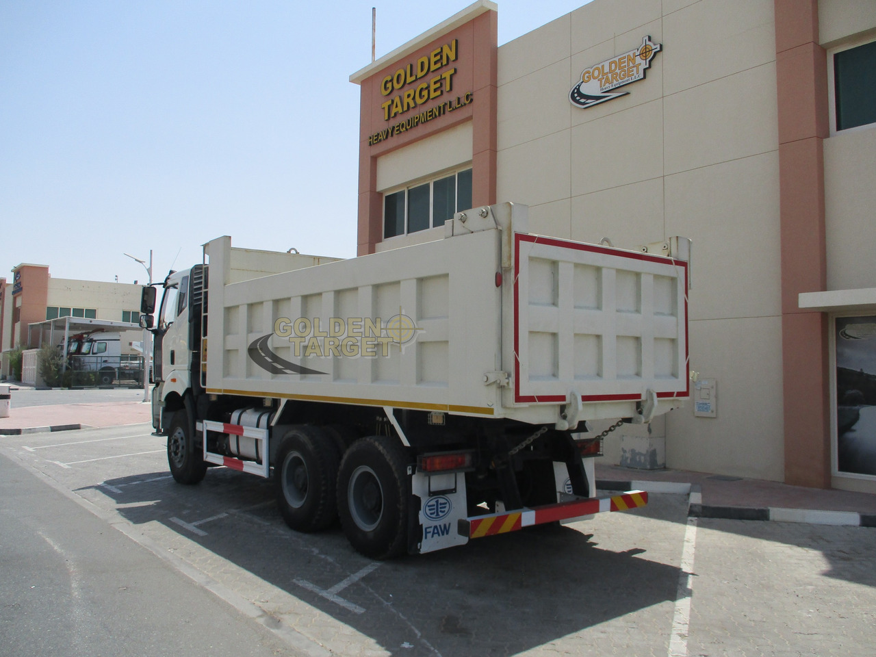 FAW J6P-390 6x4 Tipper Truck - Savivartis sunkvežimis: foto 4 FAW J6P-390 6x4 Tipper Truck - Savivartis sunkvežimis: foto 4