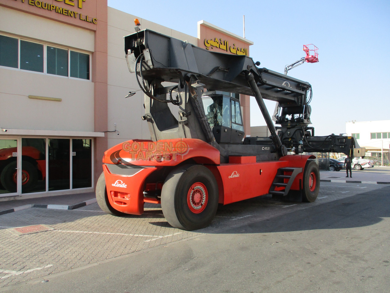 LINDE C4531TL Reach Stacker - Stelažų krautuvas: foto 4 LINDE C4531TL Reach Stacker - Stelažų krautuvas: foto 4