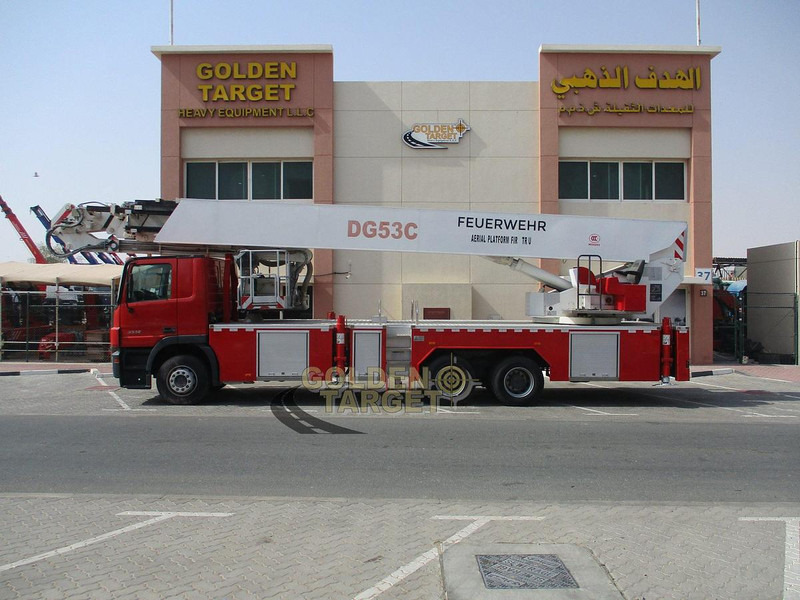 Mercedes-Benz Actros 3332 - Kėlimo platforma: foto 5 Mercedes-Benz Actros 3332 - Kėlimo platforma: foto 5