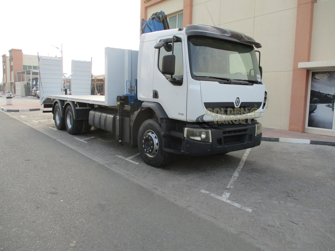 RENAULT Kerax 380 6×4 Crane Truck - Sunkvežimis su kranu: foto 1 RENAULT Kerax 380 6×4 Crane Truck - Sunkvežimis su kranu: foto 1