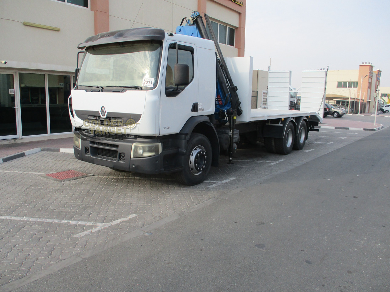 RENAULT Kerax 380 6×4 Crane Truck - Sunkvežimis su kranu: foto 2 RENAULT Kerax 380 6×4 Crane Truck - Sunkvežimis su kranu: foto 2