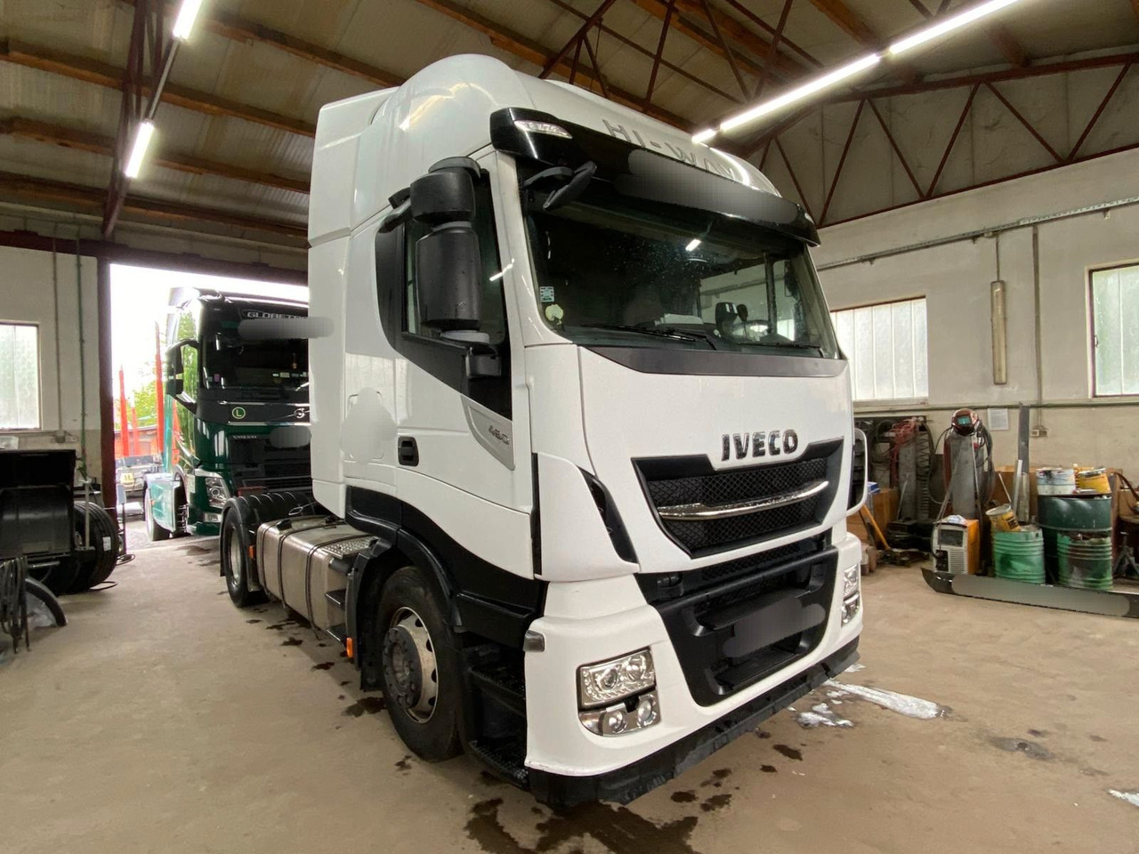 Iveco Stralis 460 Hi-Way 4x2Tractor -Tipper hydraulic - Vilkikas: foto 2 Iveco Stralis 460 Hi-Way 4x2Tractor -Tipper hydraulic - Vilkikas: foto 2