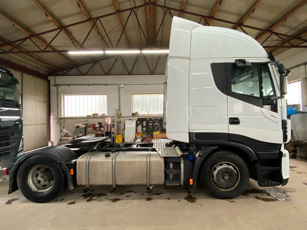 Iveco Stralis 460 Hi-Way 4x2Tractor -Tipper hydraulic - Vilkikas: foto 4 Iveco Stralis 460 Hi-Way 4x2Tractor -Tipper hydraulic - Vilkikas: foto 4