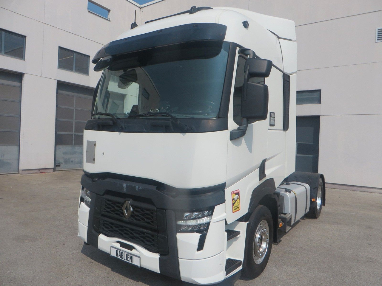 Renault T480 SC 4x2Tractor - Vilkikas: foto 1 Renault T480 SC 4x2Tractor - Vilkikas: foto 1