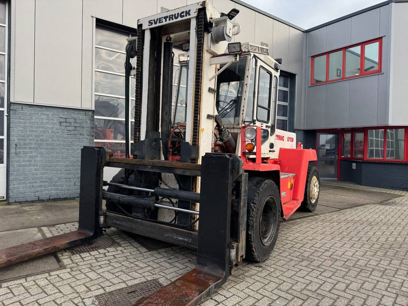Svetruck 13,6- 1200 - Dyzelinis krautuvas: foto 4 Svetruck 13,6- 1200 - Dyzelinis krautuvas: foto 4