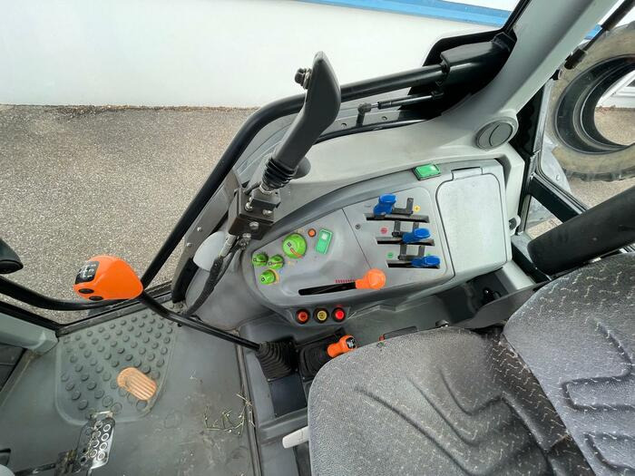 Deutz-Fahr Agroplus 420 - Traktorius: foto 4 Deutz-Fahr Agroplus 420 - Traktorius: foto 4