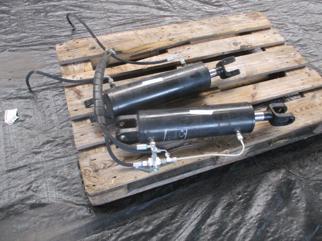 New Holland 84408341 Hydraulikzylinder - Stačiakampių ryšulių presas: foto 1 New Holland 84408341 Hydraulikzylinder - Stačiakampių ryšulių presas: foto 1