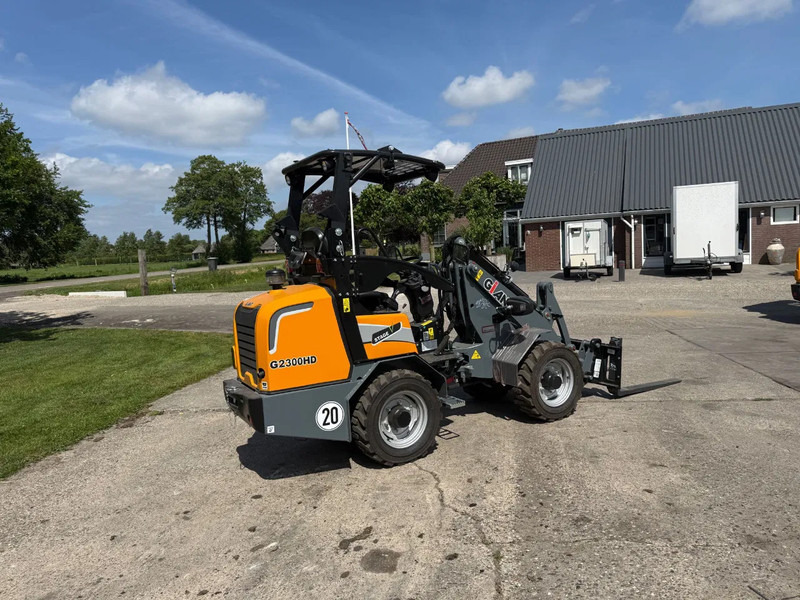 Giant 2300 HD NIEUW Shovel! Giant Kubota - Ratinis krautuvas: foto 4 Giant 2300 HD NIEUW Shovel! Giant Kubota - Ratinis krautuvas: foto 4