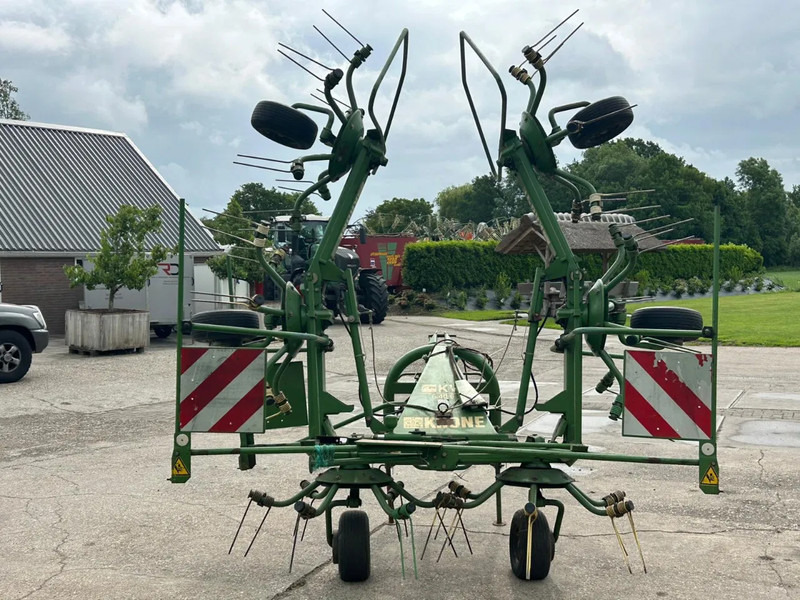 Krone KW 6.40 schudder schuilstelling hooibouw 6 elements - Šieno grėblys/ Vartytuvas: foto 5 Krone KW 6.40 schudder schuilstelling hooibouw 6 elements - Šieno grėblys/ Vartytuvas: foto 5