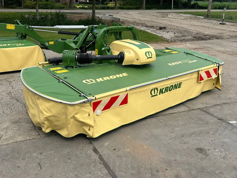 Krone NIEUW! Krone easy cut 320 M Frontmaaier stalvoeren - Šienapjovė: foto 1 Krone NIEUW! Krone easy cut 320 M Frontmaaier stalvoeren - Šienapjovė: foto 1