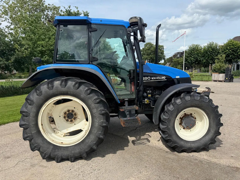 New Holland TS90 TS 90 FH FA Trekker EX OVERHEID - Traktorius: foto 4 New Holland TS90 TS 90 FH FA Trekker EX OVERHEID - Traktorius: foto 4