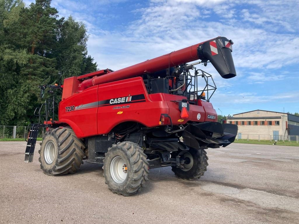 Case IH 7230 - Derliaus nuėmimo kombainas: foto 3 Case IH 7230 - Derliaus nuėmimo kombainas: foto 3