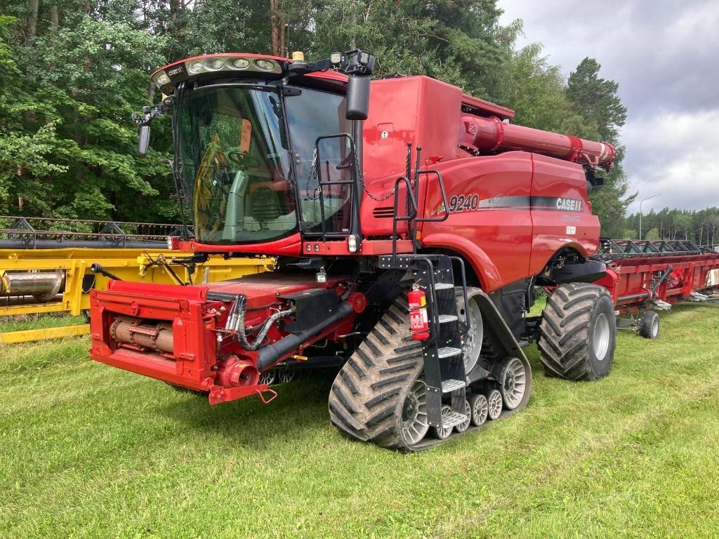 Case IH 9240 - Derliaus nuėmimo kombainas: foto 1 Case IH 9240 - Derliaus nuėmimo kombainas: foto 1