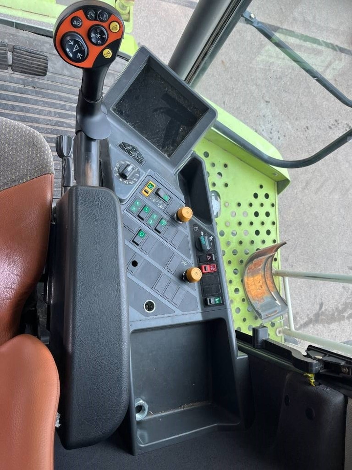 Derliaus nuėmimo kombainas Claas Lexion 540 C: foto 10