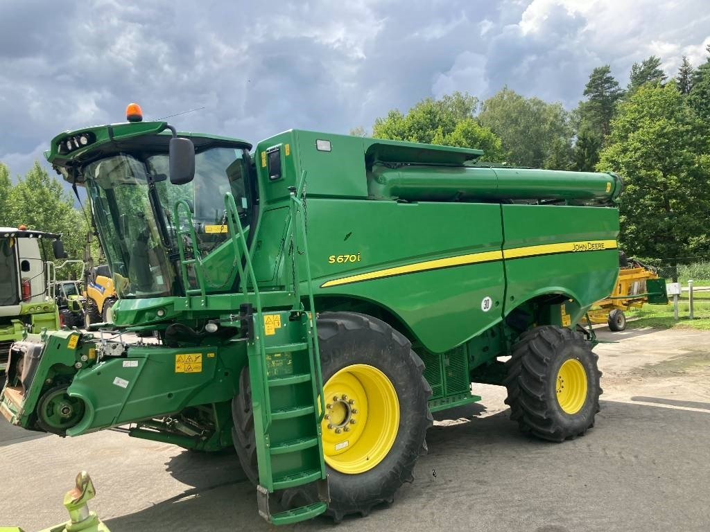 Derliaus nuėmimo kombainas John Deere S 670 i: foto 8