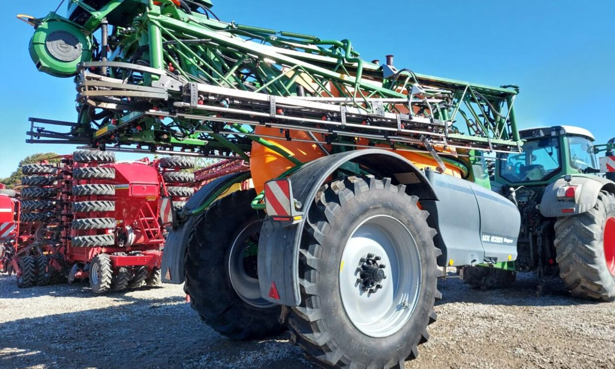 Amazone UX 6201 Super - 24-30-36m - Prikabinamas purkštuvas: foto 4 Amazone UX 6201 Super - 24-30-36m - Prikabinamas purkštuvas: foto 4