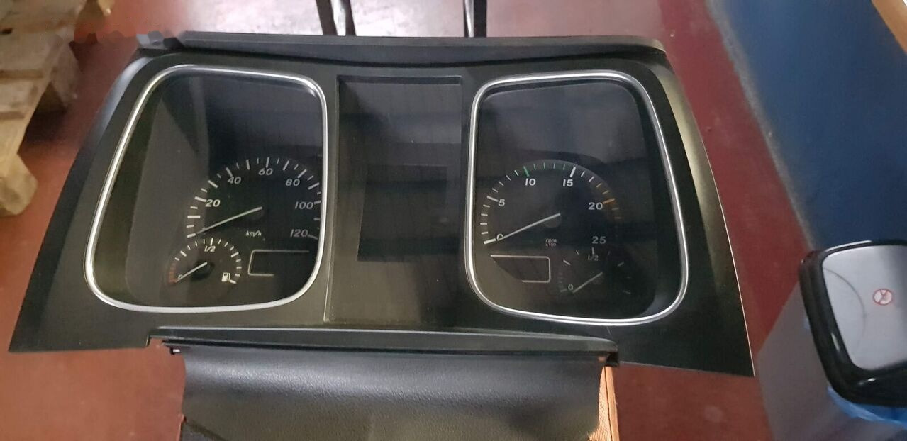 Mercedes-Benz INSTRUMENT PANEL ACTROS EURO 6 Mercedes-Benz ACTROS MP4 - Prietaisų skydas - Sunkvežimis: foto 2 Mercedes-Benz INSTRUMENT PANEL ACTROS EURO 6 Mercedes-Benz ACTROS MP4 - Prietaisų skydas - Sunkvežimis: foto 2