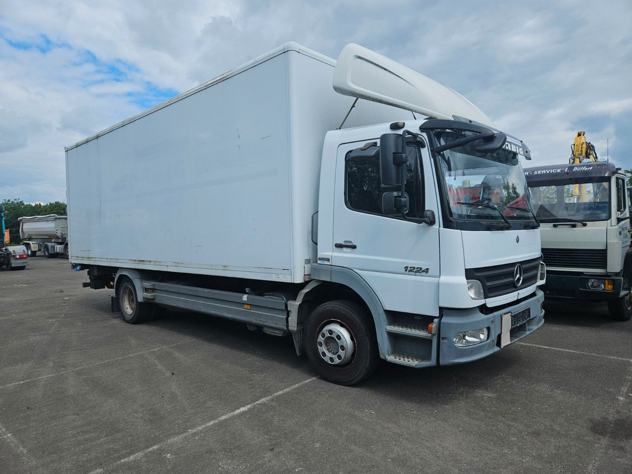 Mercedes-Benz Atego 1224 mit Ladebordwand - Furgonas sunkvežimis: foto 1 Mercedes-Benz Atego 1224 mit Ladebordwand - Furgonas sunkvežimis: foto 1