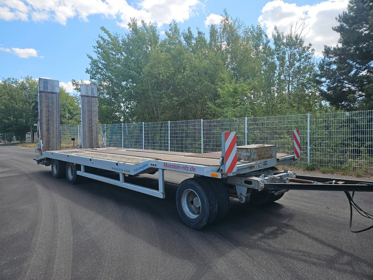 Möslein T3 Tieflader 30t mit Rampen TÜV NEU - Žemo profilio platforma priekaba: foto 2 Möslein T3 Tieflader 30t mit Rampen TÜV NEU - Žemo profilio platforma priekaba: foto 2